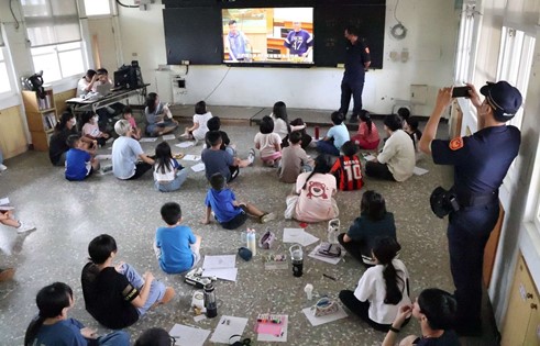 感謝金湖派出所的警察教我們如何預防詐騙與辨識真假