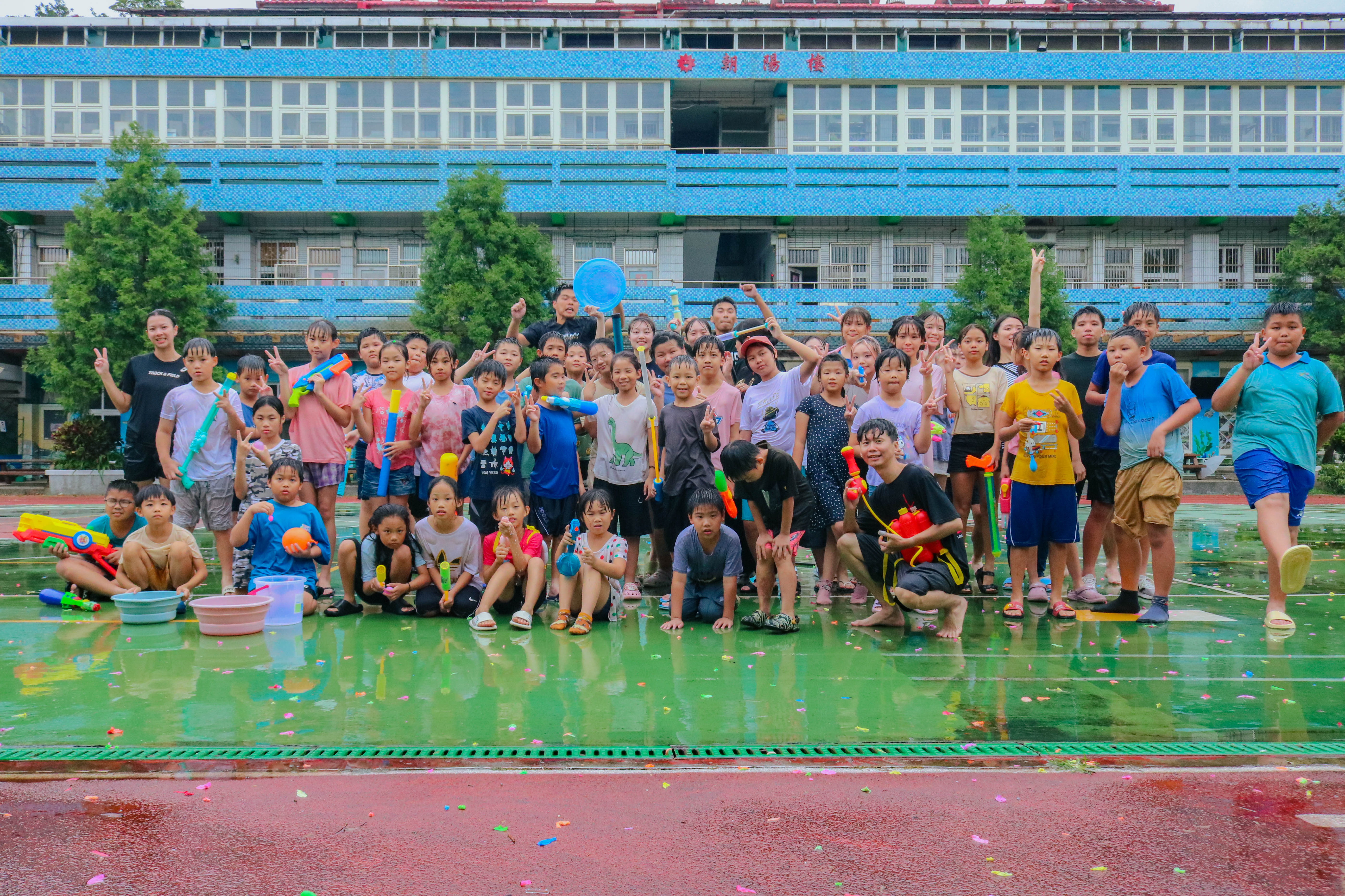 橫山國小史懷哲水資源課程合影