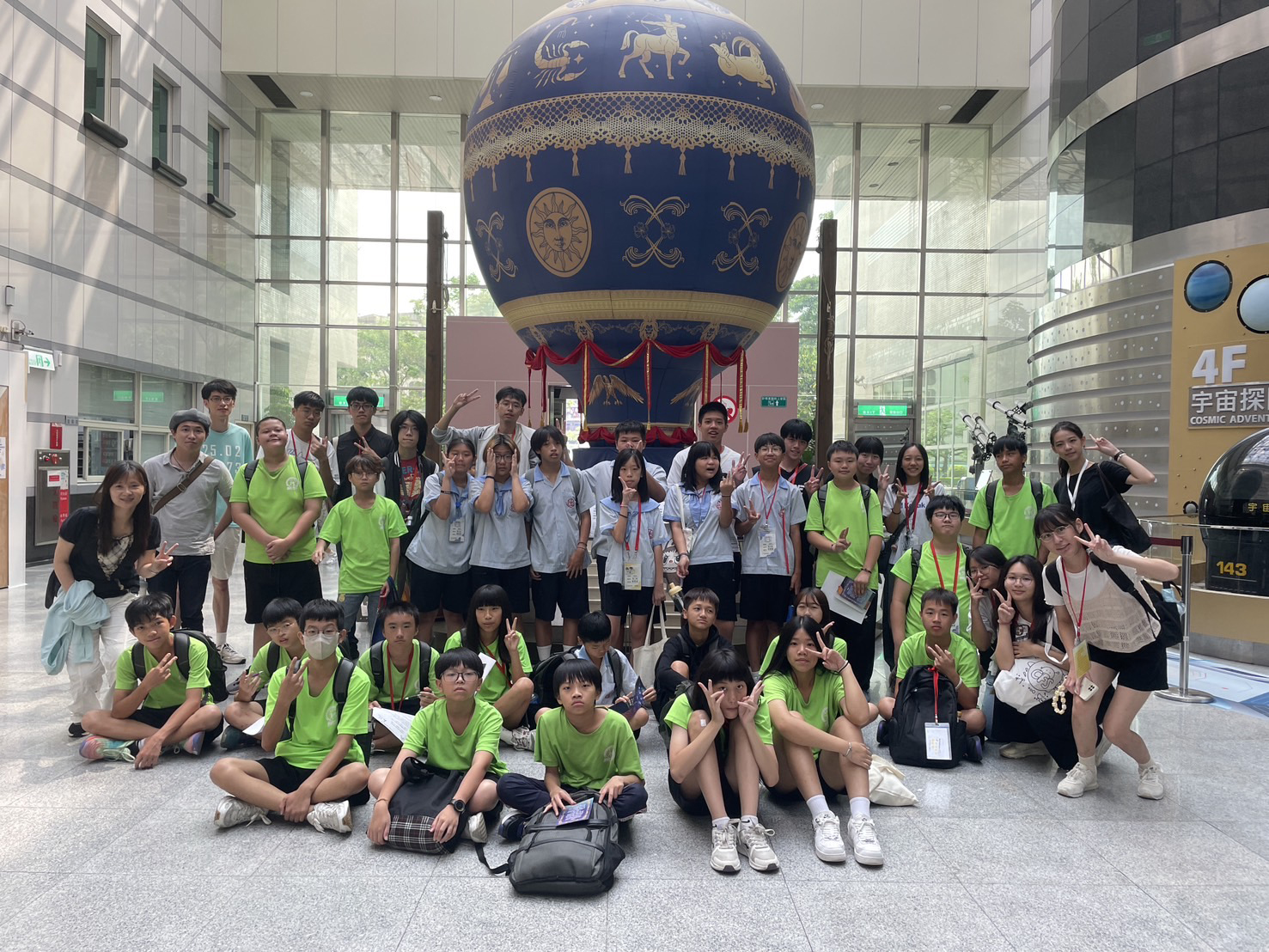 平溪國中史懷哲營隊在國立臺灣科學教育館合影